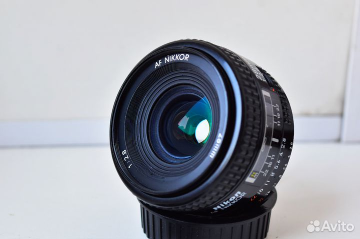 Nikon 28mm f/1:2.8D AF Nikkor широкоугольный фикс