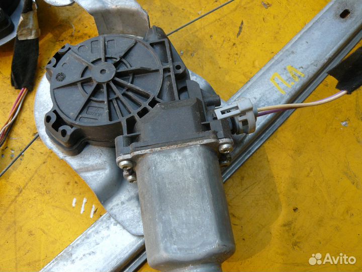 Комплект передних стеклоподъемников Renault Logan