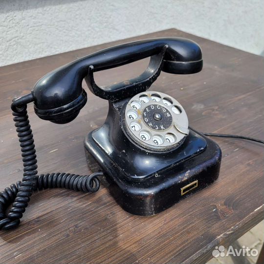 Старинный телефон