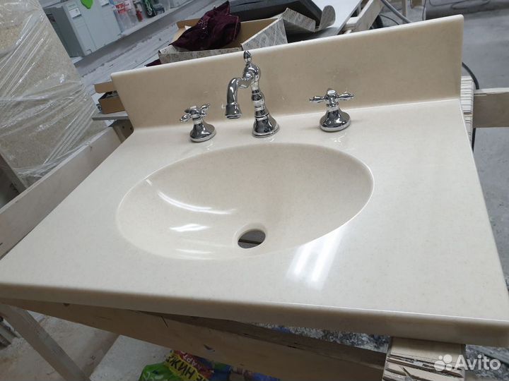 Столешница в ванную из искусственного камня