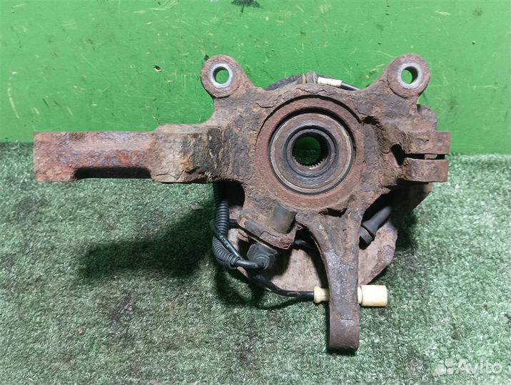 Кулак передний левый Chevrolet Lacetti 2006