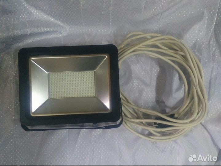 Прожектор 100 Вт