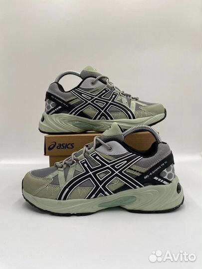 Кроссовки asics