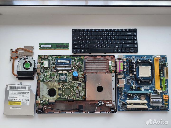 Ноутбук на запчасти