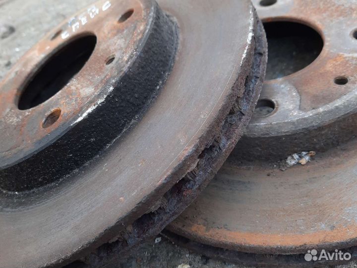 Передний тормозной диск Mitsubishi space star