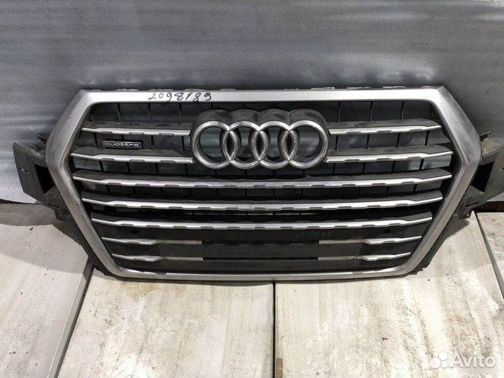 Решетка радиатора Audi Q7