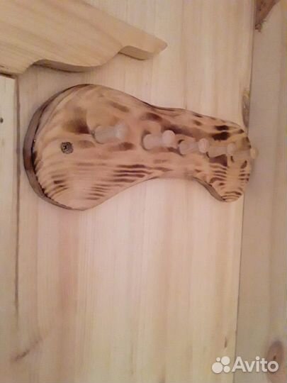 Вешалка настенная деревянная