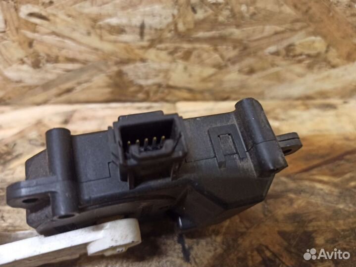 Сервопривод заслонки Toyota Corolla E150