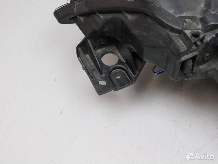 Фара правая Mitsubishi Outlander