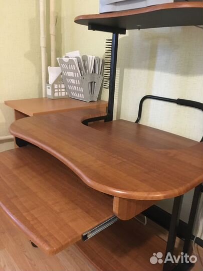 Компьютерный стол