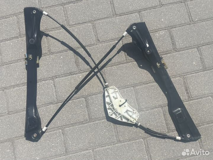 Стеклоподъемник Passat B6