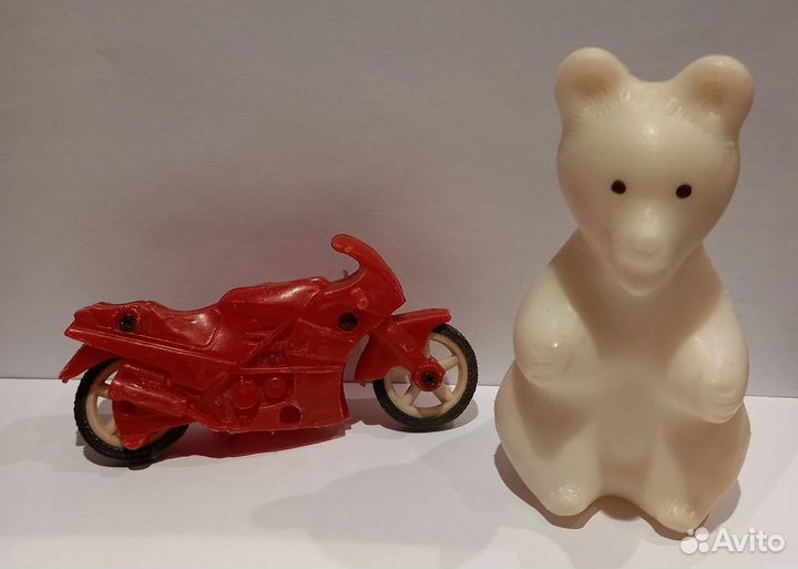 Игрушки Мотоцикл и Мишка пластик старинные СССР