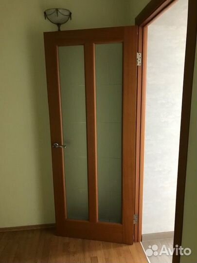 Две дверь 70 и 80см с коробкой петли ручка