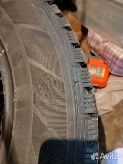 Hankook Winter I'Pike 215/60 R16 99