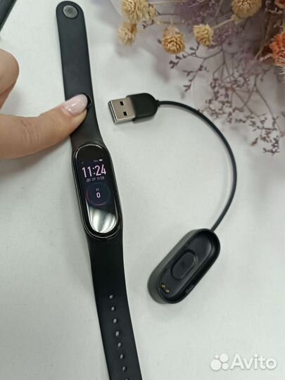 Фитнес браслет Xiaomi mi band 4 (б/у)
