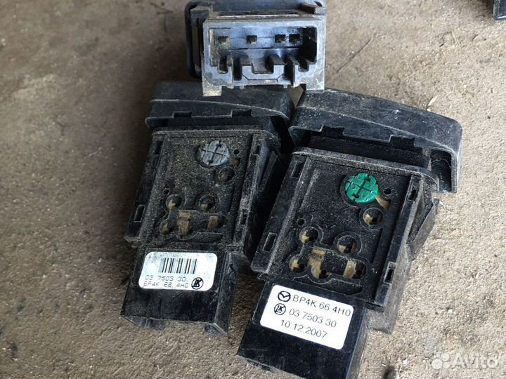 Кнопка Maздa 3