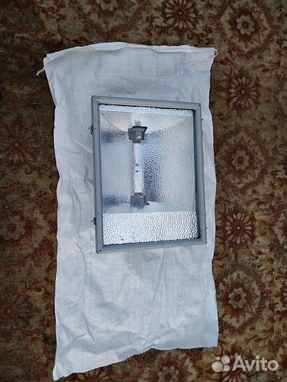 Прожектор галогенный