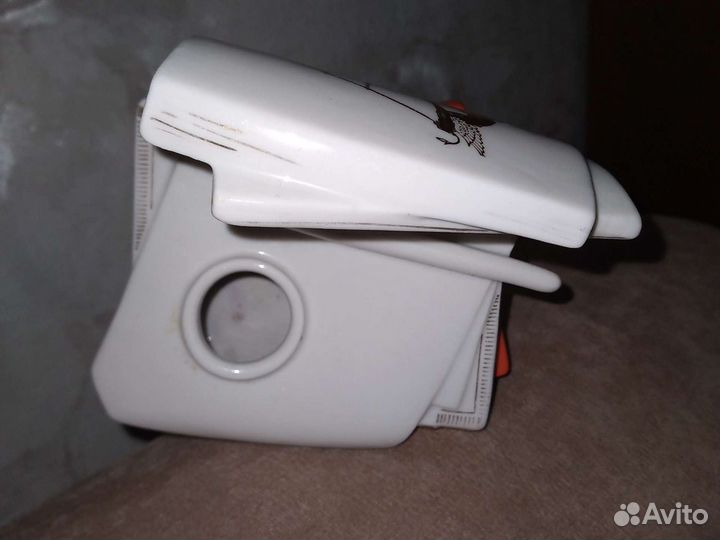 Фарфоровая статуэтка/чернильница лфз