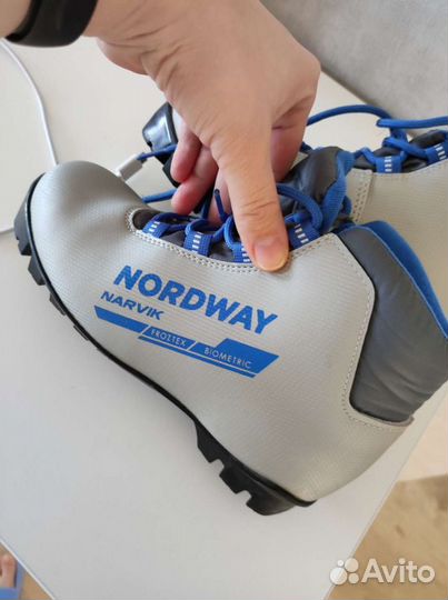 Лыжные ботинки