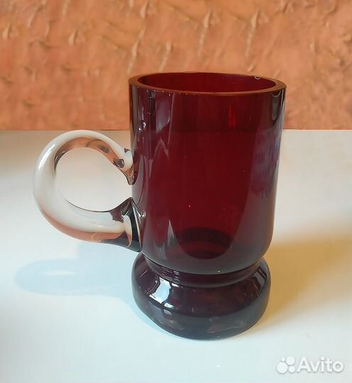 Кружка из красного стекла СССР
