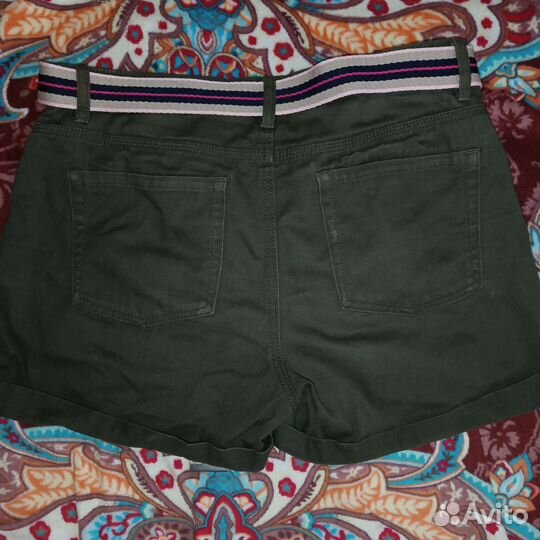 Шорты темно-зеленые с поясом