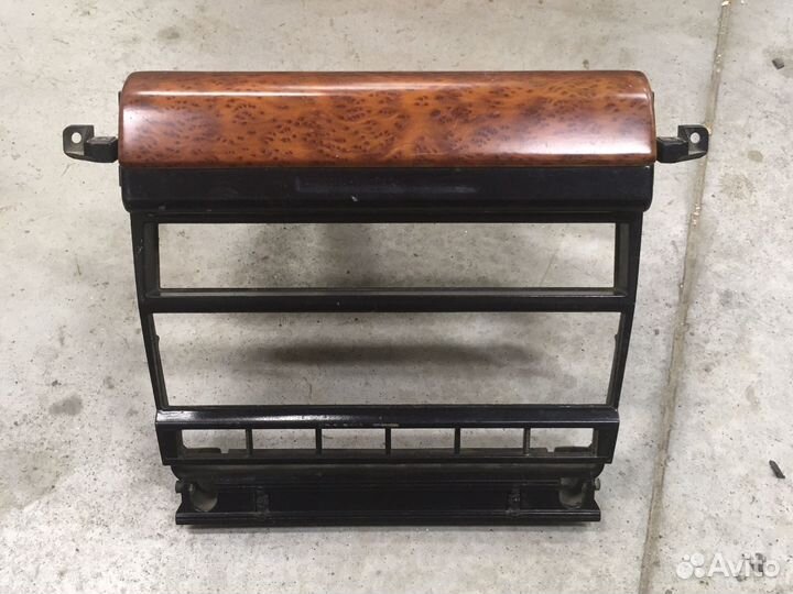 Рамка средней консоли bmw e38