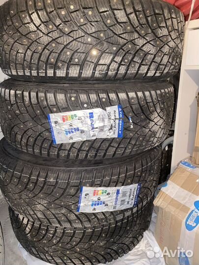 Triangle IcelynX TI501 215/55 R17