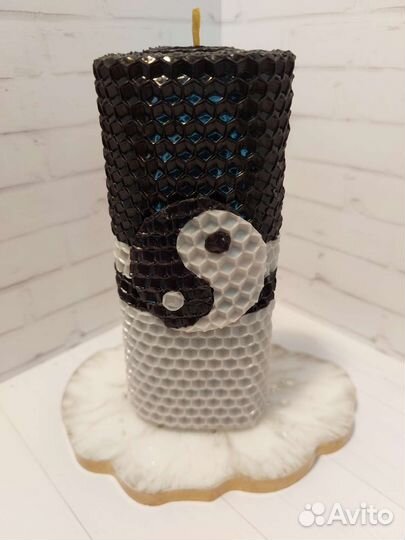 Свечи Инь и Янь из медовой вощины