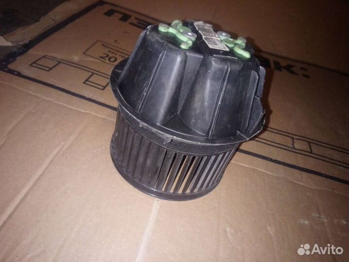 Моторчик печки Renault Duster