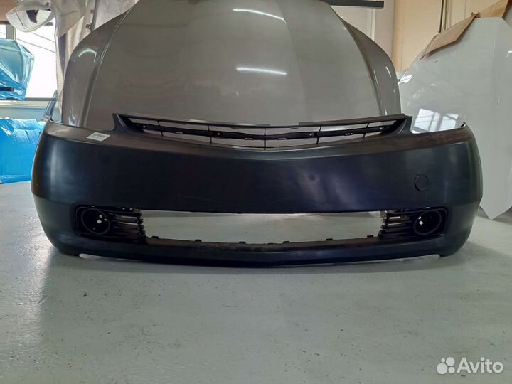 Новый передний бампер toyota prius 20