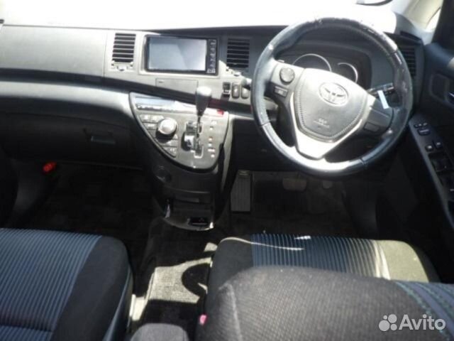 Toyota Isis 1.8 CVT, 2016, 60 000 км