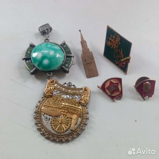 Тяжелые значки СССР