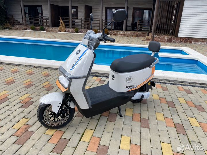 Электромотоцикл Aima Commander