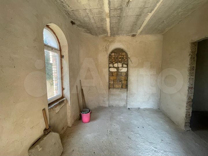 Дом 1200 м² на участке 8 сот.