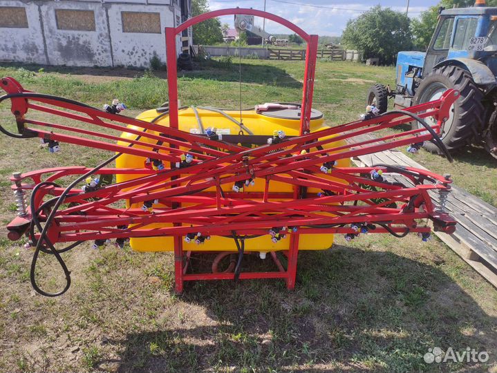 Опрыскиватель навесной 800