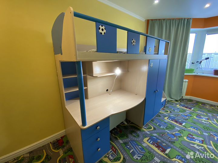 Кровать чердак со столом