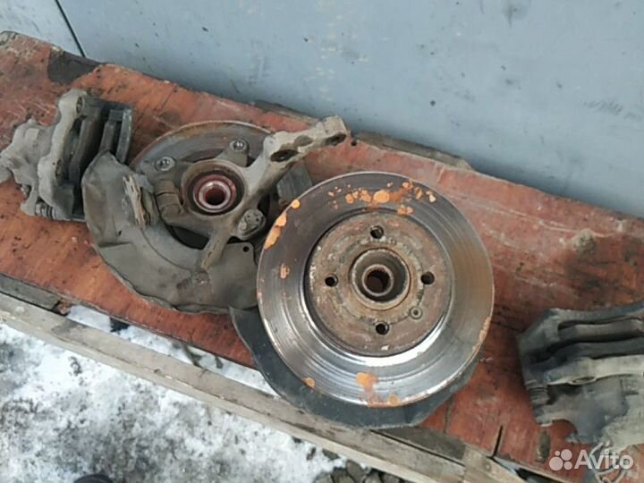 Кулак поворотный Пассат Гольф