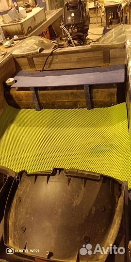 Лодка с мотором