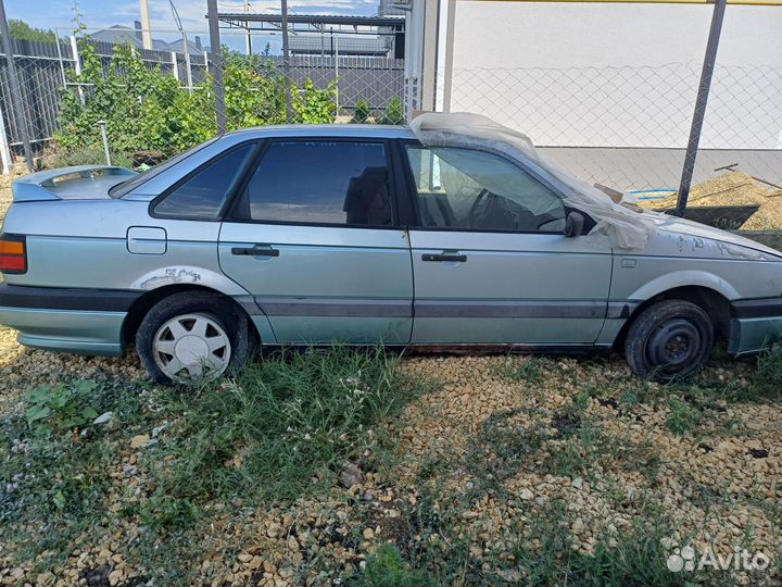 Volkswagen Passat 1.8 МТ, 1991, битый, 400 000 км