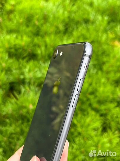 iPhone 8, 64 ГБ