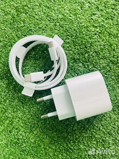 Зарядка на iPhone 15