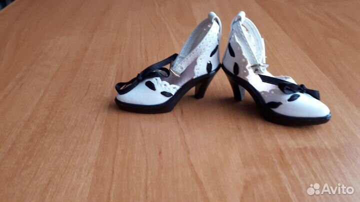 Обувь для кукол