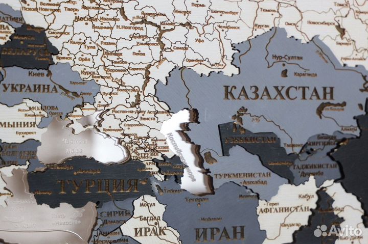 Деревянные карты мира