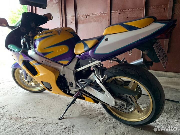 Suzuki GSX-R 750 K1