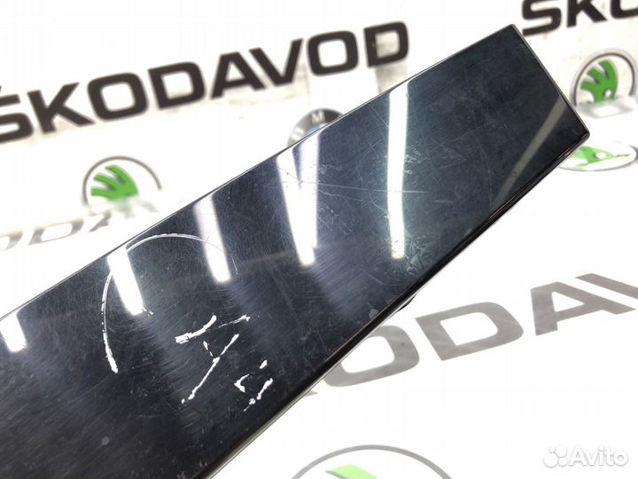 Накладка двери декоративная передняя правая Skoda