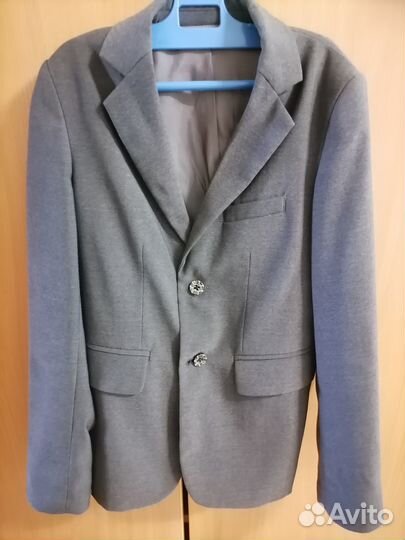 Школьный костюм для мальчика 128 серый