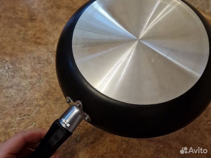 Сковорода с крышкой 24 см