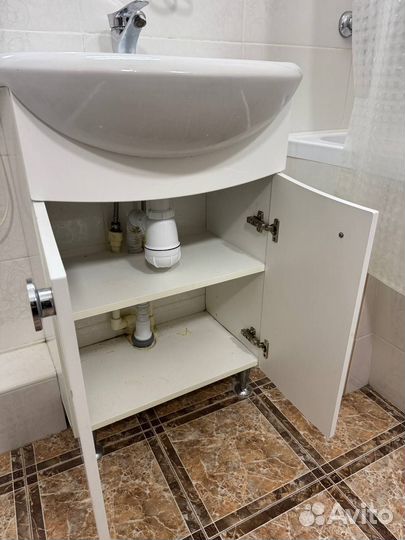 Раковина с тумбой компактная