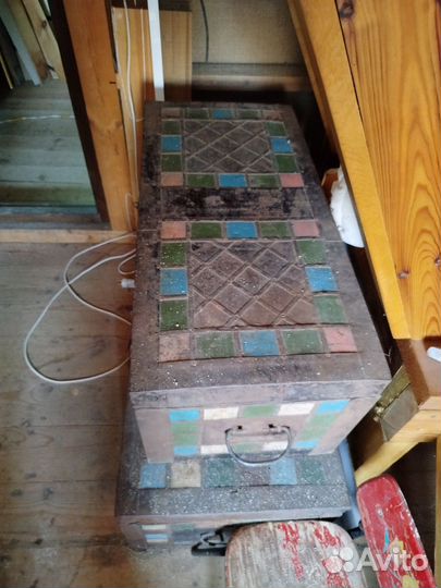 Сундук старинный