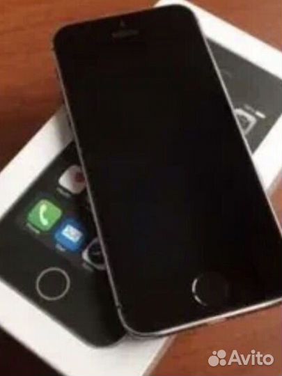 iPhone SE, 32 ГБ